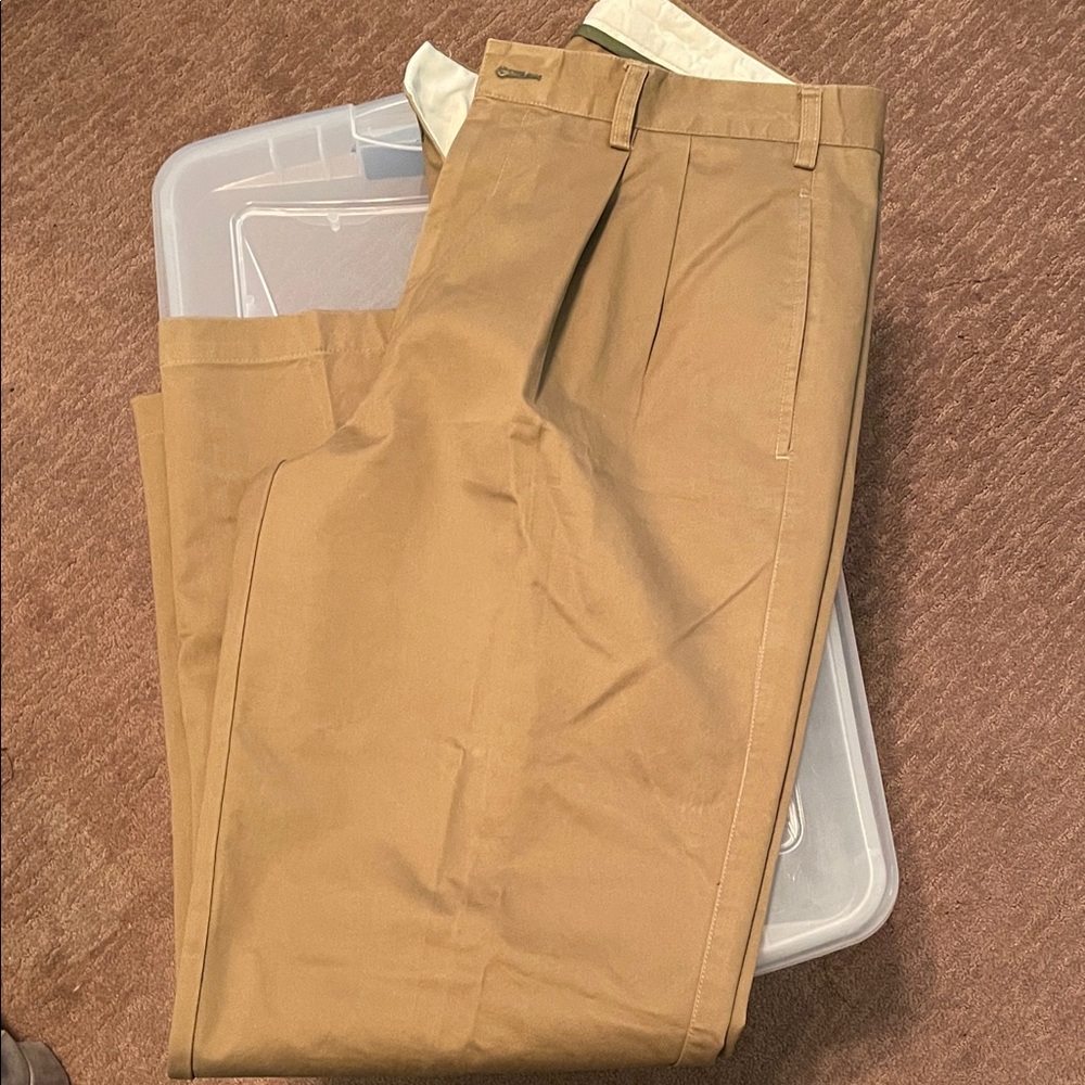 Orvis Men's Khaki Chinos